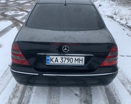 Черный Мерседес Е-Класс, объемом двигателя 2.2 л и пробегом 527 тыс. км за 4999 $, фото 4 на Automoto.ua