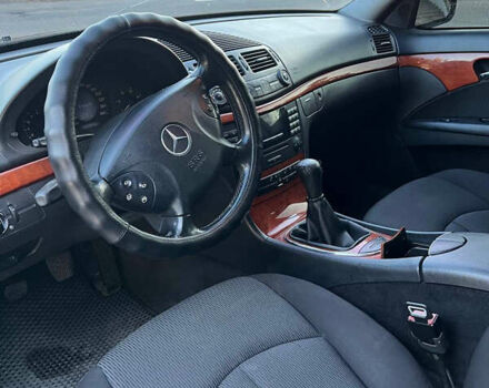 Чорний Мерседес Е-Клас, об'ємом двигуна 2.15 л та пробігом 333 тис. км за 5600 $, фото 8 на Automoto.ua