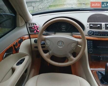 Черный Мерседес Е-Класс, объемом двигателя 2.7 л и пробегом 310 тыс. км за 5500 $, фото 33 на Automoto.ua