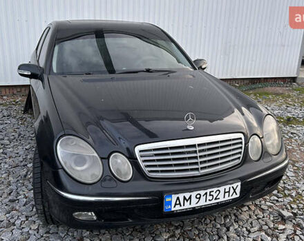 Черный Мерседес Е-Класс, объемом двигателя 2.2 л и пробегом 388 тыс. км за 3400 $, фото 1 на Automoto.ua