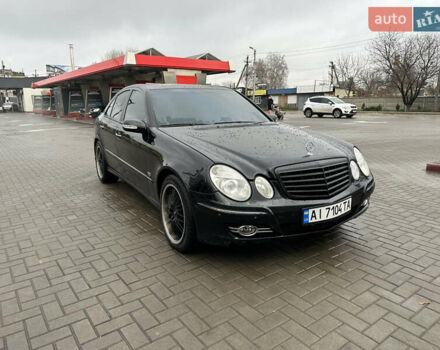 Чорний Мерседес Е-Клас, об'ємом двигуна 5 л та пробігом 250 тис. км за 8000 $, фото 1 на Automoto.ua