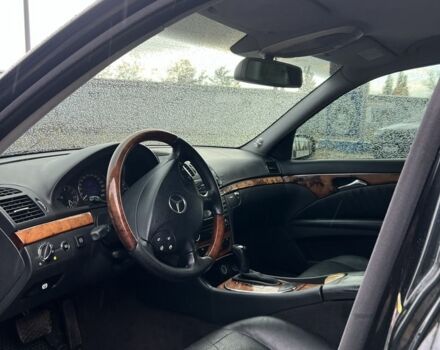 Мерседес Е-Класс 2003 в Кременчуге на Automoto.ua Черный Мерседес Е-Класс, объемом двигателя 2.6 л и пробегом 250 тыс. км за 5500 $, фото 14 на Automoto.ua