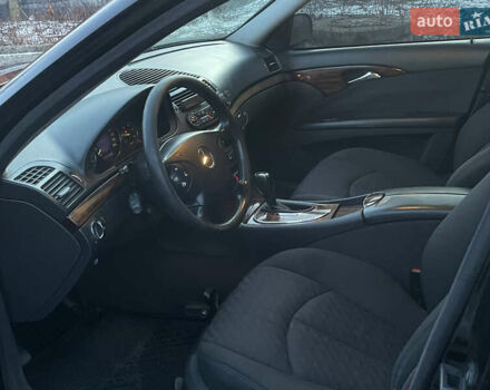 Чорний Мерседес Е-Клас, об'ємом двигуна 2.2 л та пробігом 375 тис. км за 4999 $, фото 6 на Automoto.ua