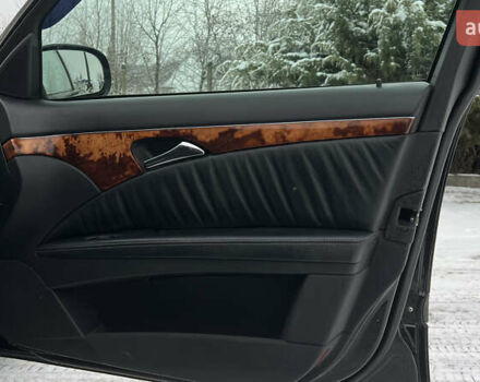 Черный Мерседес Е-Класс, объемом двигателя 2.7 л и пробегом 200 тыс. км за 7750 $, фото 31 на Automoto.ua