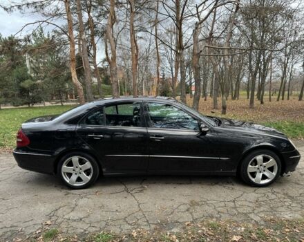 Черный Мерседес Е-Класс, объемом двигателя 3.2 л и пробегом 340 тыс. км за 2850 $, фото 6 на Automoto.ua