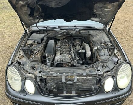 Чорний Мерседес Е-Клас, об'ємом двигуна 3.2 л та пробігом 231 тис. км за 2500 $, фото 4 на Automoto.ua