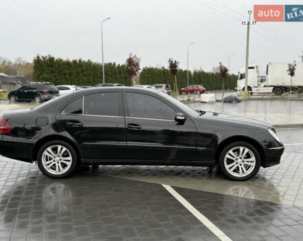 Мерседес Е-Класс 2003 в Городке на Automoto.ua Черный Мерседес Е-Класс, объемом двигателя 2.2 л и пробегом 350 тыс. км за 6999 $, фото 9 на Automoto.ua