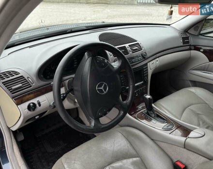 Черный Мерседес Е-Класс, объемом двигателя 3.22 л и пробегом 401 тыс. км за 6600 $, фото 17 на Automoto.ua