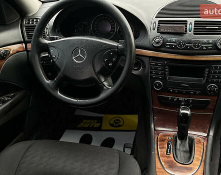Черный Мерседес Е-Класс, объемом двигателя 2.15 л и пробегом 372 тыс. км за 5900 $, фото 9 на Automoto.ua