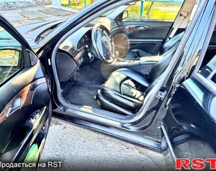 Мерседес Е-Класс 2003 в Арцизе на Automoto.ua Черный Мерседес Е-Класс, объемом двигателя 2.7 л и пробегом 250 тыс. км за 6600 $, фото 9 на Automoto.ua