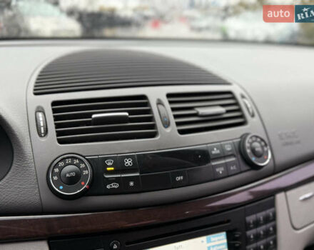 Мерседес Е-Класс 2003 в Городке на Automoto.ua Черный Мерседес Е-Класс, объемом двигателя 2.2 л и пробегом 350 тыс. км за 6999 $, фото 33 на Automoto.ua