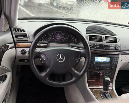 Мерседес Е-Класс 2003 в Городке на Automoto.ua Черный Мерседес Е-Класс, объемом двигателя 2.2 л и пробегом 350 тыс. км за 6999 $, фото 25 на Automoto.ua