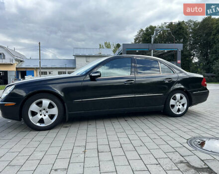 Черный Мерседес Е-Класс, объемом двигателя 3.2 л и пробегом 425 тыс. км за 5299 $, фото 4 на Automoto.ua