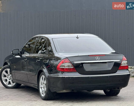 Черный Мерседес Е-Класс, объемом двигателя 1.8 л и пробегом 220 тыс. км за 6750 $, фото 2 на Automoto.ua