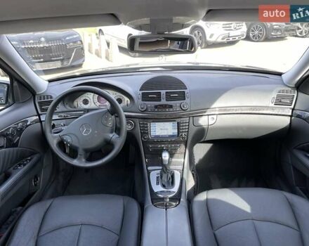 Черный Мерседес Е-Класс, объемом двигателя 3.2 л и пробегом 39 тыс. км за 37300 $, фото 26 на Automoto.ua