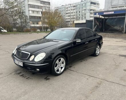Черный Мерседес Е-Класс, объемом двигателя 4 л и пробегом 600 тыс. км за 4000 $, фото 5 на Automoto.ua