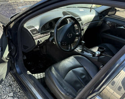 Черный Мерседес Е-Класс, объемом двигателя 2.7 л и пробегом 440 тыс. км за 7000 $, фото 12 на Automoto.ua