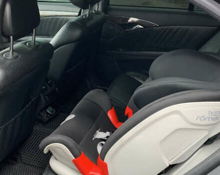 Чорний Мерседес Е-Клас, об'ємом двигуна 4.97 л та пробігом 351 тис. км за 9000 $, фото 19 на Automoto.ua