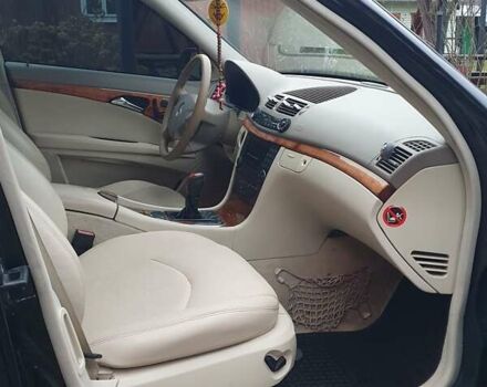 Черный Мерседес Е-Класс, объемом двигателя 2.7 л и пробегом 310 тыс. км за 5500 $, фото 40 на Automoto.ua