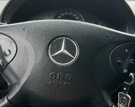 Черный Мерседес Е-Класс, объемом двигателя 2.7 л и пробегом 200 тыс. км за 7750 $, фото 62 на Automoto.ua