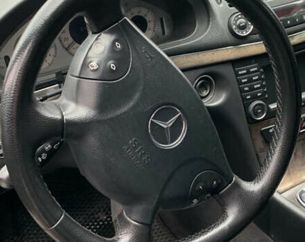 Чорний Мерседес Е-Клас, об'ємом двигуна 4.97 л та пробігом 351 тис. км за 9000 $, фото 14 на Automoto.ua