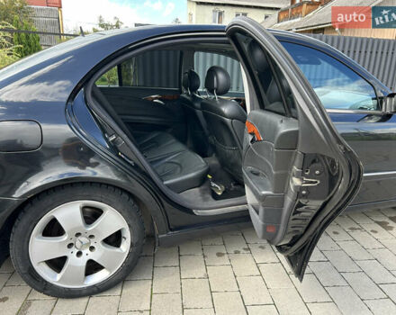 Черный Мерседес Е-Класс, объемом двигателя 3.2 л и пробегом 425 тыс. км за 5299 $, фото 28 на Automoto.ua