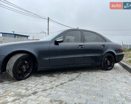 Черный Мерседес Е-Класс, объемом двигателя 3.22 л и пробегом 401 тыс. км за 6600 $, фото 4 на Automoto.ua