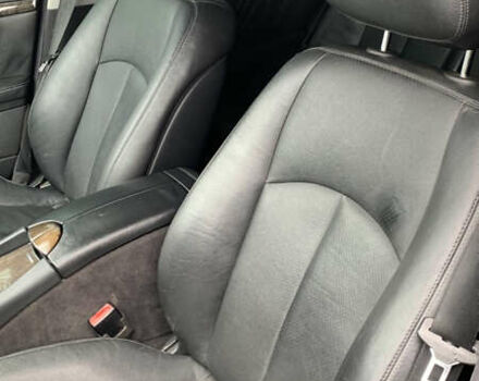 Чорний Мерседес Е-Клас, об'ємом двигуна 4.97 л та пробігом 351 тис. км за 9000 $, фото 13 на Automoto.ua