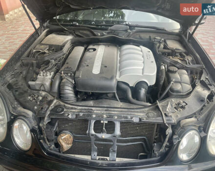 Черный Мерседес Е-Класс, объемом двигателя 2.2 л и пробегом 296 тыс. км за 6900 $, фото 9 на Automoto.ua