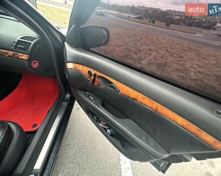 Черный Мерседес Е-Класс, объемом двигателя 3.2 л и пробегом 483 тыс. км за 5500 $, фото 28 на Automoto.ua