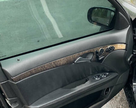 Чорний Мерседес Е-Клас, об'ємом двигуна 4.97 л та пробігом 351 тис. км за 9000 $, фото 11 на Automoto.ua