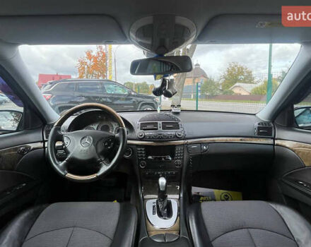 Черный Мерседес Е-Класс, объемом двигателя 1.8 л и пробегом 330 тыс. км за 9000 $, фото 8 на Automoto.ua