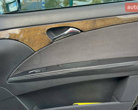 Черный Мерседес Е-Класс, объемом двигателя 1.8 л и пробегом 330 тыс. км за 9000 $, фото 15 на Automoto.ua