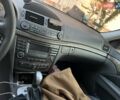 Черный Мерседес Е-Класс, объемом двигателя 3.2 л и пробегом 389 тыс. км за 3100 $, фото 6 на Automoto.ua