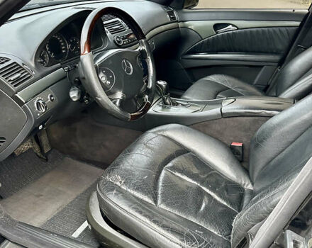 Черный Мерседес Е-Класс, объемом двигателя 3.2 л и пробегом 460 тыс. км за 7900 $, фото 32 на Automoto.ua