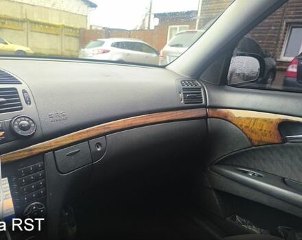 Черный Мерседес Е-Класс, объемом двигателя 1.8 л и пробегом 390 тыс. км за 6750 $, фото 10 на Automoto.ua