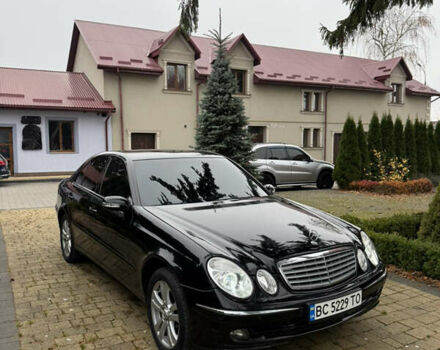 Черный Мерседес Е-Класс, объемом двигателя 2.2 л и пробегом 350 тыс. км за 5499 $, фото 2 на Automoto.ua