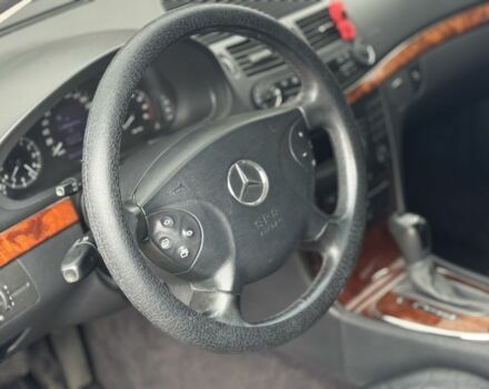 Черный Мерседес Е-Класс, объемом двигателя 1.8 л и пробегом 220 тыс. км за 6750 $, фото 9 на Automoto.ua