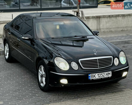 Черный Мерседес Е-Класс, объемом двигателя 3.22 л и пробегом 300 тыс. км за 6600 $, фото 1 на Automoto.ua