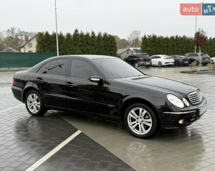 Мерседес Е-Класс 2003 в Городке на Automoto.ua Черный Мерседес Е-Класс, объемом двигателя 2.2 л и пробегом 350 тыс. км за 6999 $, фото 7 на Automoto.ua