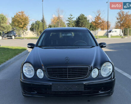 Чорний Мерседес Е-Клас, об'ємом двигуна 1.8 л та пробігом 200 тис. км за 6400 $, фото 1 на Automoto.ua