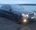 Черный Мерседес Е-Класс, объемом двигателя 5 л и пробегом 225 тыс. км за 5500 $, фото 1 на Automoto.ua