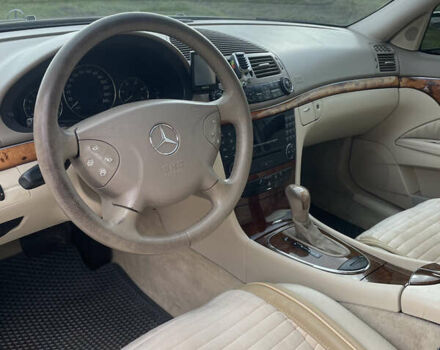 Чорний Мерседес Е-Клас, об'ємом двигуна 2.69 л та пробігом 270 тис. км за 7800 $, фото 13 на Automoto.ua