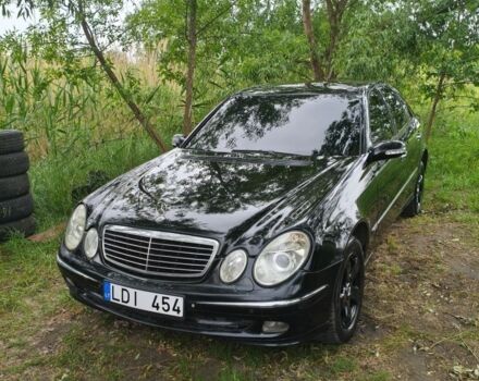 Черный Мерседес Е-Класс, объемом двигателя 3 л и пробегом 445 тыс. км за 4747 $, фото 2 на Automoto.ua