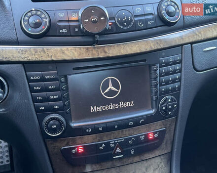 Мерседес Е-Клас 2004 у Вінниці на Automoto.ua Чорний Мерседес Е-Клас, об'ємом двигуна 3.2 л та пробігом 335 тис. км за 8500 $, фото 27 на Automoto.ua