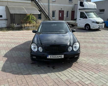 Черный Мерседес Е-Класс, объемом двигателя 4.97 л и пробегом 360 тыс. км за 10000 $, фото 7 на Automoto.ua