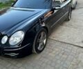 Черный Мерседес Е-Класс, объемом двигателя 3.2 л и пробегом 300 тыс. км за 7000 $, фото 2 на Automoto.ua