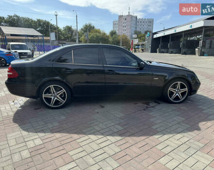 Черный Мерседес Е-Класс, объемом двигателя 4.97 л и пробегом 360 тыс. км за 10000 $, фото 4 на Automoto.ua
