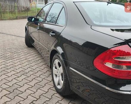 Черный Мерседес Е-Класс, объемом двигателя 1.8 л и пробегом 298 тыс. км за 8200 $, фото 25 на Automoto.ua