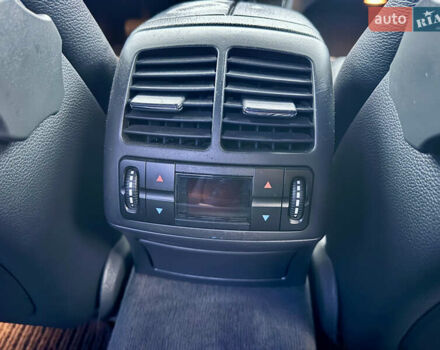 Черный Мерседес Е-Класс, объемом двигателя 3.2 л и пробегом 280 тыс. км за 5900 $, фото 22 на Automoto.ua